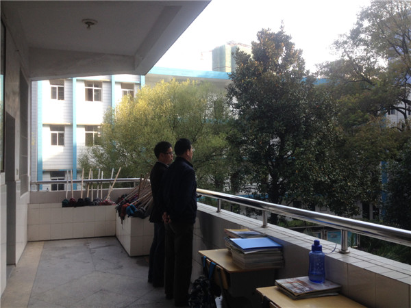 �����У��Ѳ�Ӻ��뼶���쵼�������